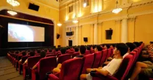 ရန်ကုန် အမျိုးသား ရုပ်ရှင်ရုံတွင် 'Weekly Cinema, Shared Stories' ရုပ်ရှင် စီးရီး ဖွင့်လှစ် — တရုတ် အာကာသ မှတ်တမ်းတင်ကား ပထမဆုံး ကြည့်ရှု